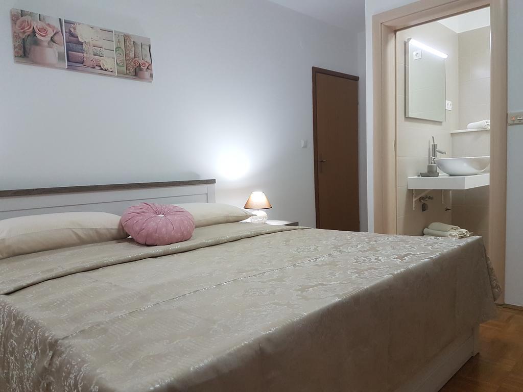Apartments Iva Pakoštane Exterior foto